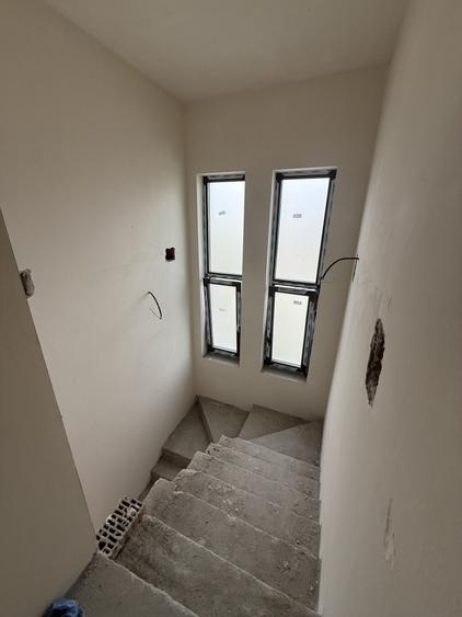 Duplex cu 4 camere cu Canalizare în Florești