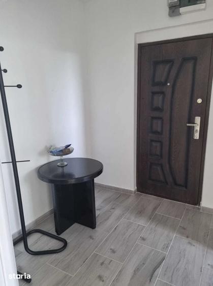 Apartament cu 2 camere decomandat în Basarabia
