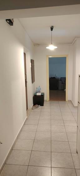 Apartament cu 3 camere decomandat în Sebastian
