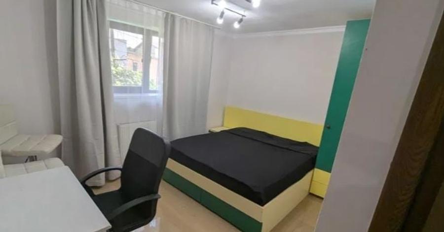 Apartament cu 3 camere decomandat, mobilat în Mihai Bravu