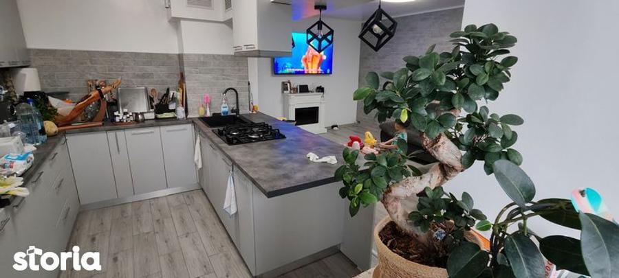 Apartament cu 3 camere decomandat în Republicii