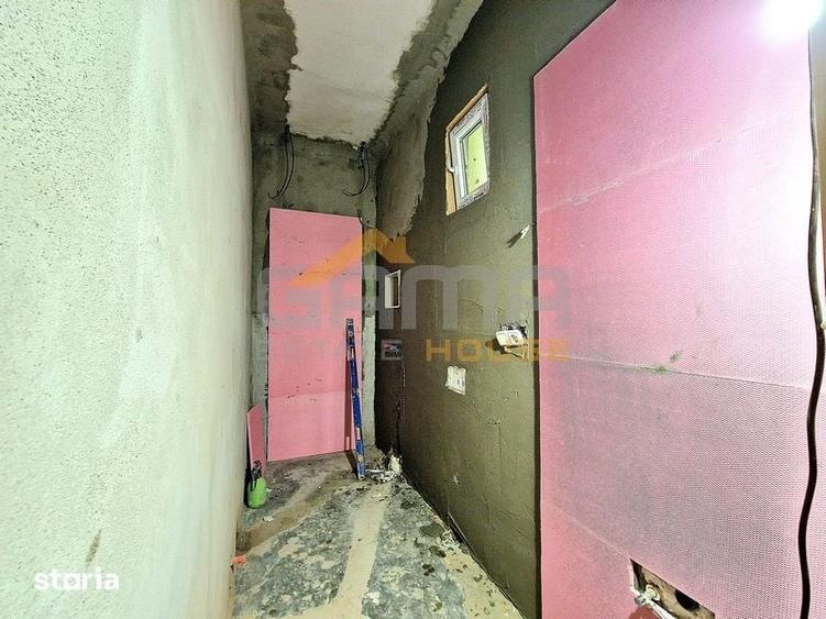 Casă cu 5 camere cu Teren 100 Mp în Drăgășani