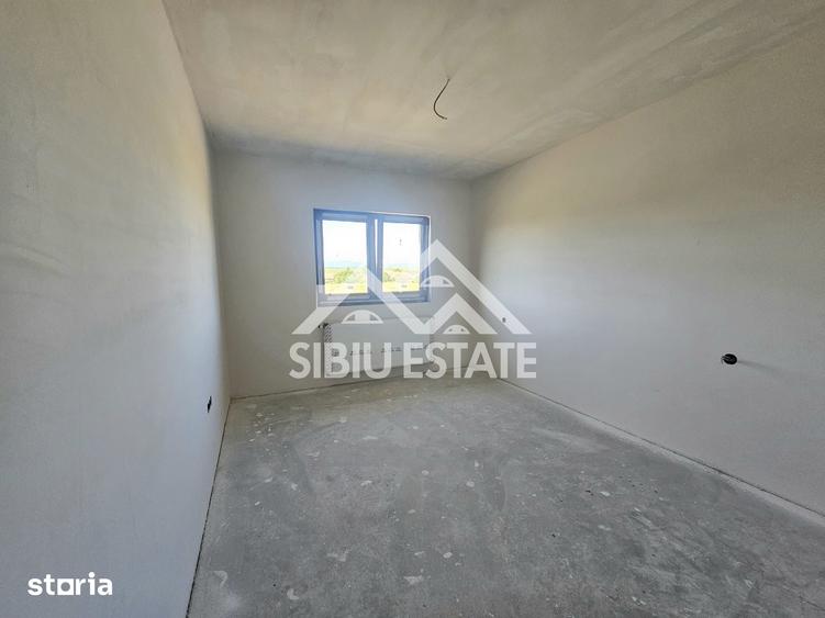Casa noua 4 dormitoare, spatiu bun pentru familie - 9