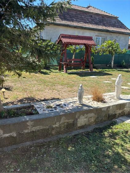 Casă cu 4 camere cu Teren 600 Mp în Grindeni