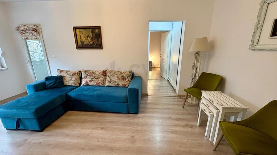 Apartament cu 2 camere semidecomandat în Tei