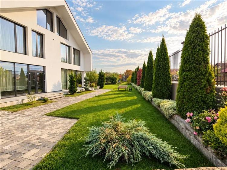 Apartament cu 2 camere decomandat în Exterior Est