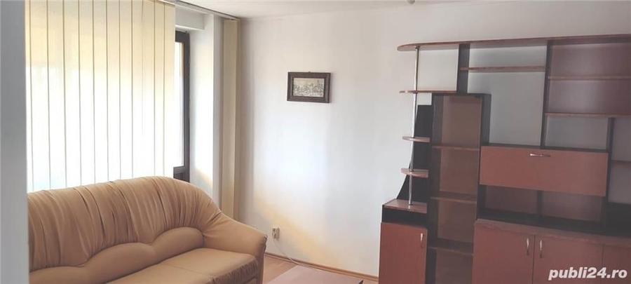 Apartament cu 3 camere decomandat în Crihala