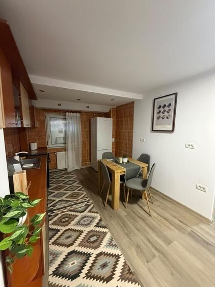 Apartament cu 2 camere decomandat în Torontalului