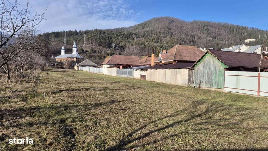 Teren de 1280 mp, în Pângărați