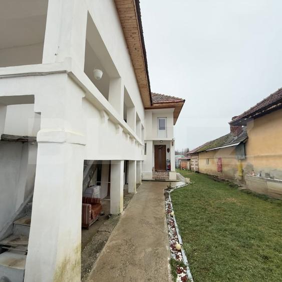 Casă individuală cu 9 camere cu Canalizare în Exterior Nord
