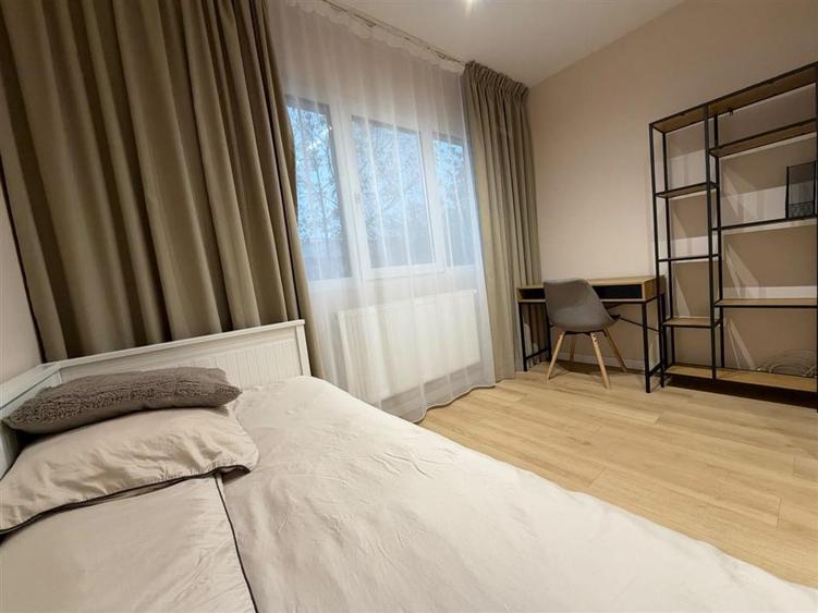Apartament cu 3 camere decomandat, mobilat în Podu Roș