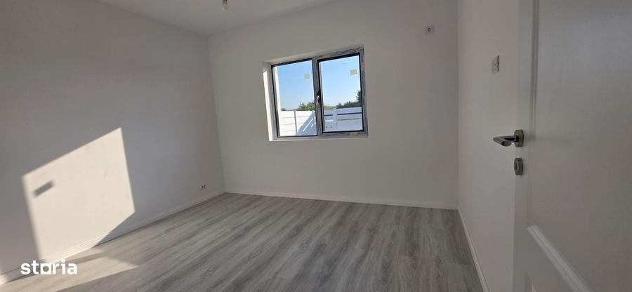 Casă cu 4 camere în Clinceni