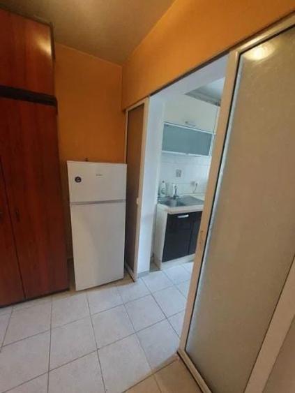Apartament cu 2 camere semidecomandat, mobilat în Dristor