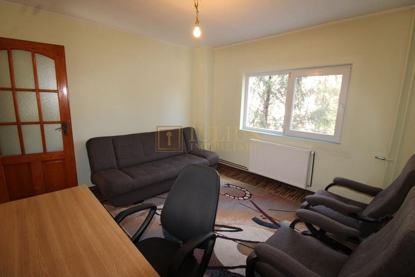Apartament cu 3 camere decomandat, mobilat în Lunei
