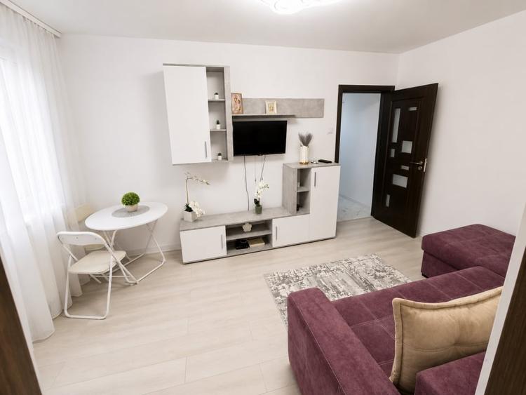 Apartament cu 2 camere nedecomandat, mobilat în Craiovei