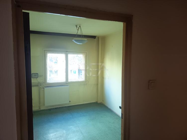 Apartament cu 3 camere decomandat în Rahova