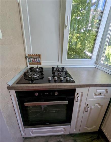 Apartament cu 3 camere decomandat, mobilat în Lipovei