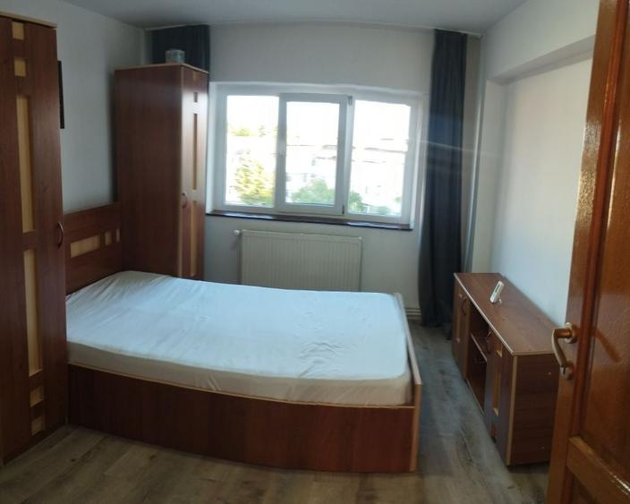 Apartament cu 3 camere decomandat în Brăilei