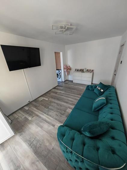 Apartament cu 2 camere semidecomandat în Micro 15
