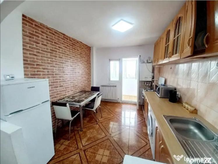 Apartament cu 2 camere decomandat în Faleză