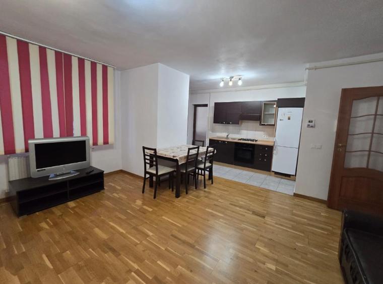 Apartament cu 3 camere în Cetate