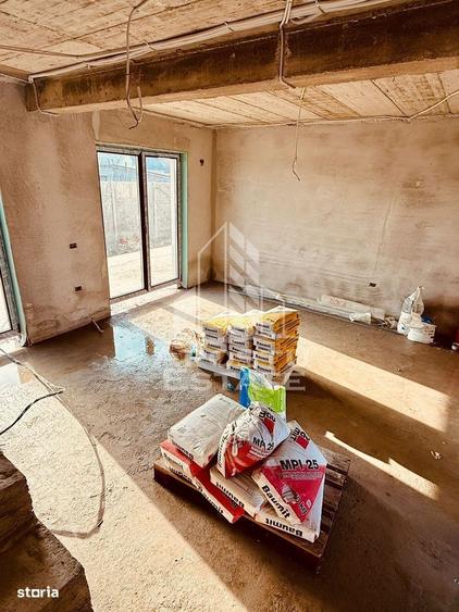 Casă cu 3 camere cu Teren 170000 Mp în Central