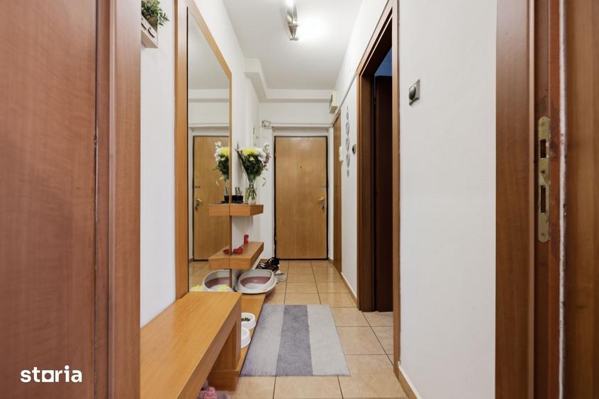 Apartament cu 3 camere, mobilat în Pajura