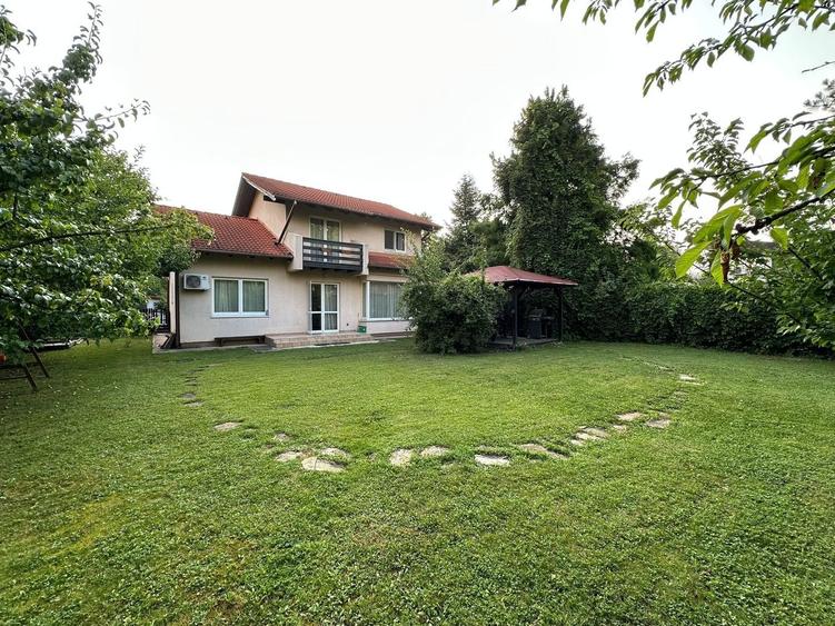 Casă individuală cu 5 camere cu Canalizare în Corbeanca