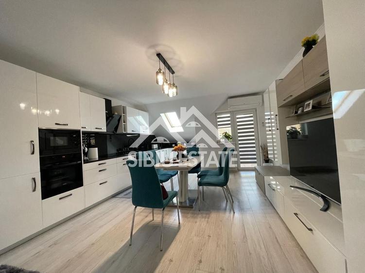 Apartament cu 3 camere semidecomandat, mobilat în Șelimbăr — fotografia 3