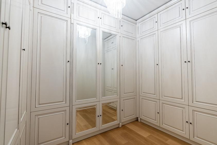 Apartament cu 4 camere semidecomandat, mobilat în Dorobanți