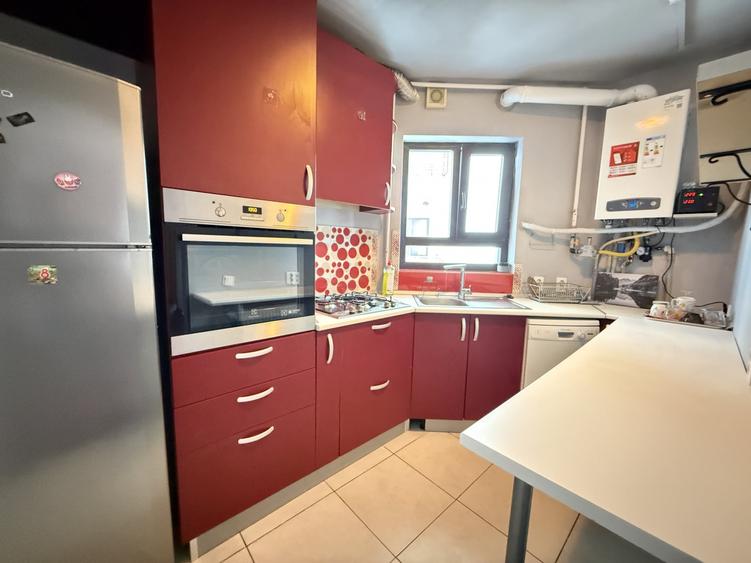 Apartament cu 3 camere semidecomandat, mobilat în Doamna Ghica