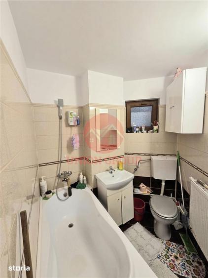 Apartament cu 3 camere, mobilat în Sud