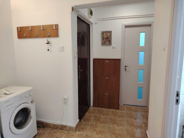 Apartament cu 2 camere decomandat în Ostroveni
