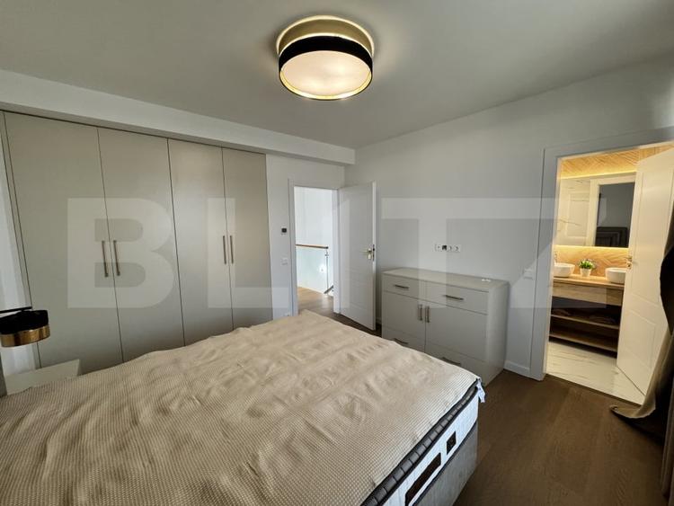 Apartament cu 3 camere decomandat, mobilat în Sud