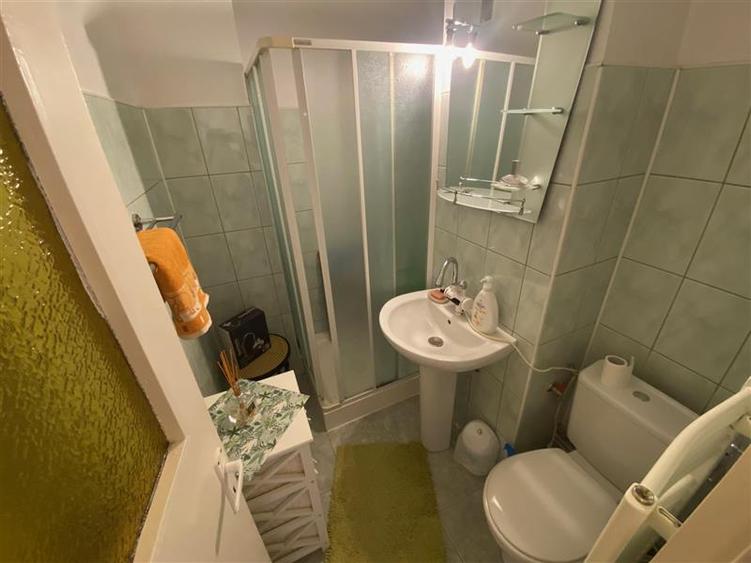 Apartament cu 4 camere decomandat în Tudor