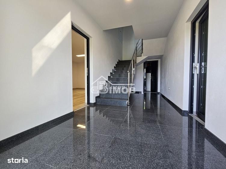 Spațiu comercial, de 280 mp, în Valea