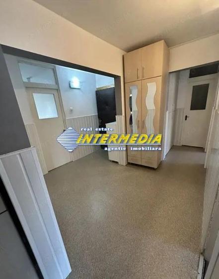 Apartament cu 4 camere decomandat în Cetate