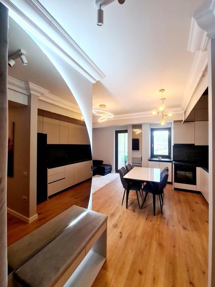 Apartament cu 3 camere decomandat în Exterior Vest