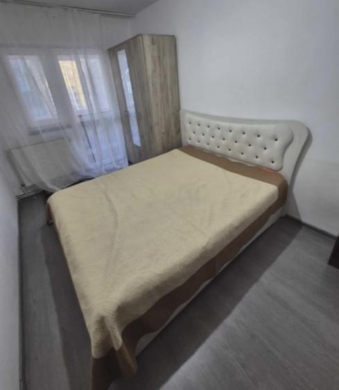 Apartament cu 4 camere decomandat în Mărăști — fotografia 2
