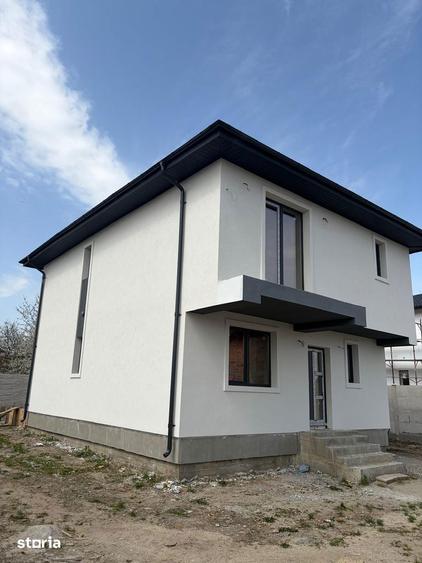 Casă cu 4 camere cu Teren 488 Mp în Dragomirești-Vale