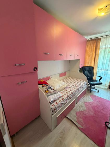 Apartament cu 3 camere decomandat în Babadag