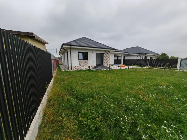 Casă cu 3 camere cu Canalizare în Exterior Nord