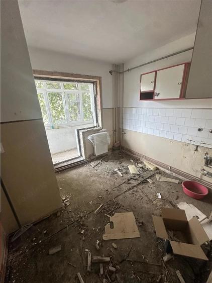 Decomandat la etajul 1 cu 2 balcoane, aproape de Mall - 11