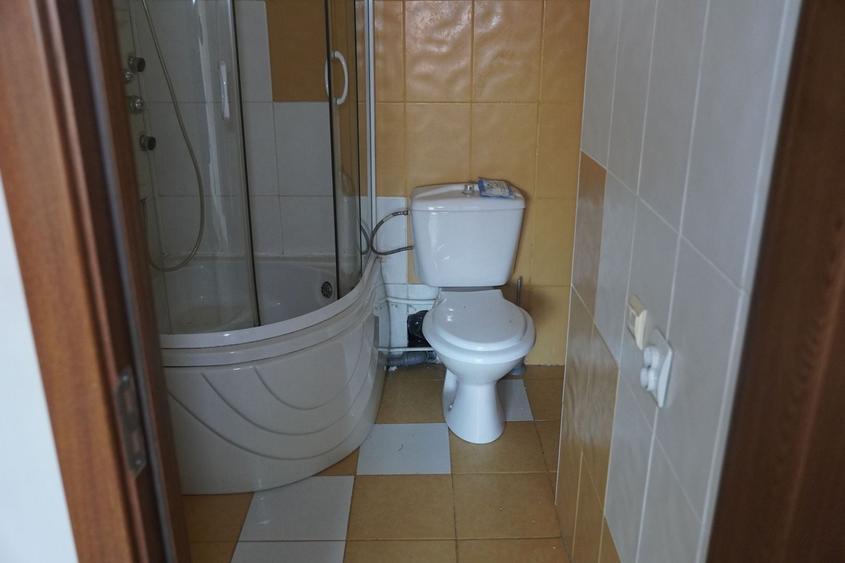 Casă individuală cu 7 camere cu Canalizare în Grozăvești