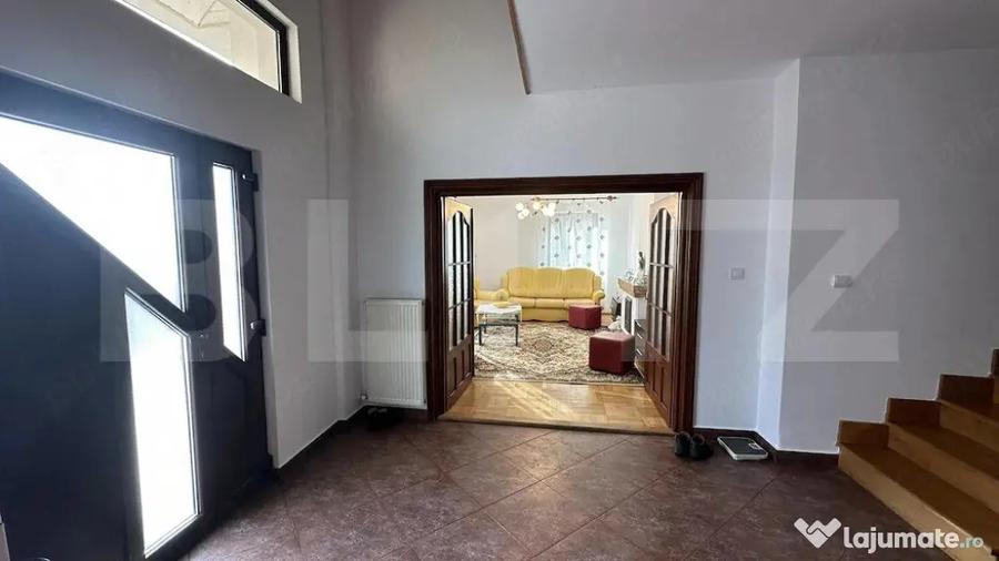 Casă cu 7 camere cu Teren 1100 Mp în Voiniceni