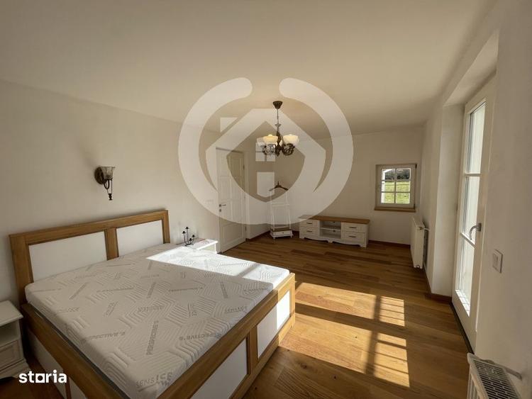 Casă cu 4 camere cu Teren 1000 Mp în Sadu