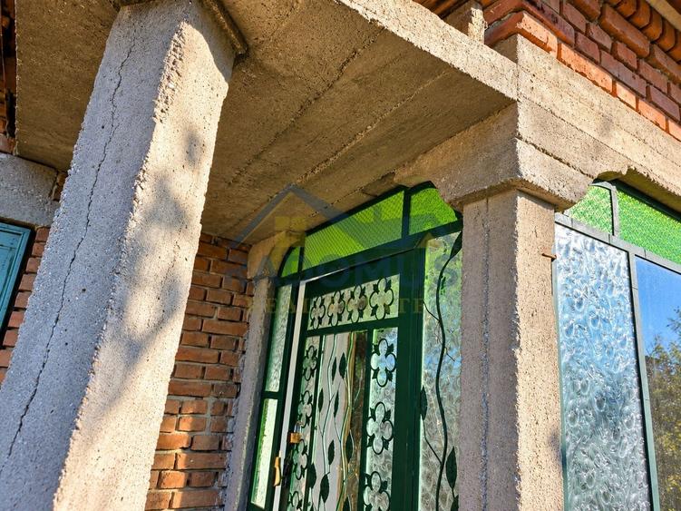 Casă individuală cu 5 camere cu Canalizare în Poienarii-Rali