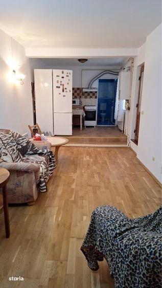 Casă cu 4 camere cu Teren 80 Mp în Central