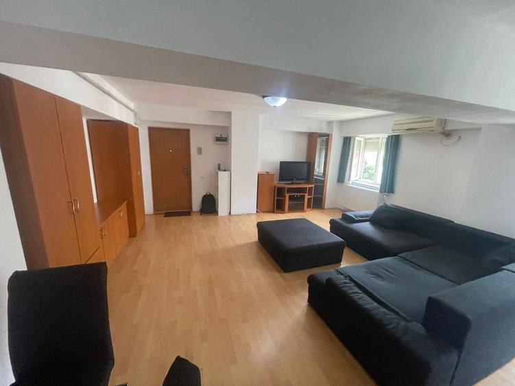 Apartament cu 2 camere semidecomandat în Tunari