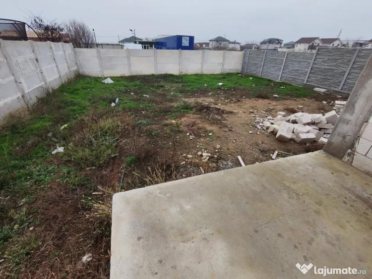 Casă cu 4 camere cu Teren 450 Mp în Malu Mare